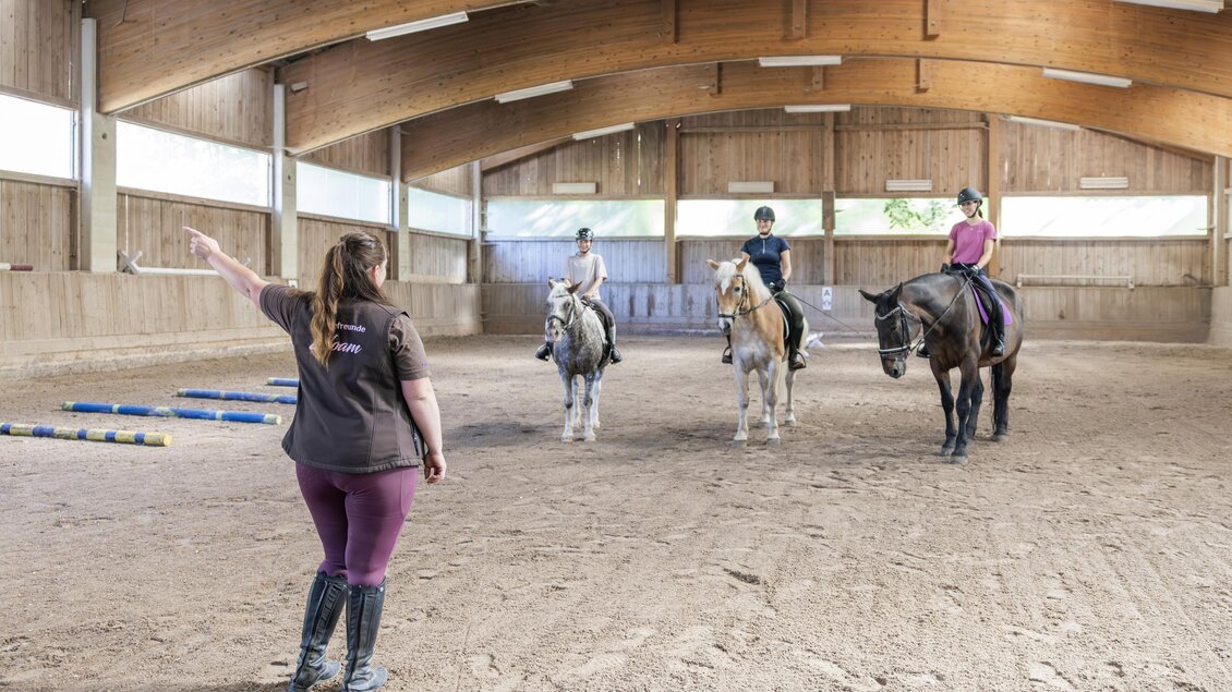 Reitabenteuer Reithalle Narzissendorf Zloam (4)