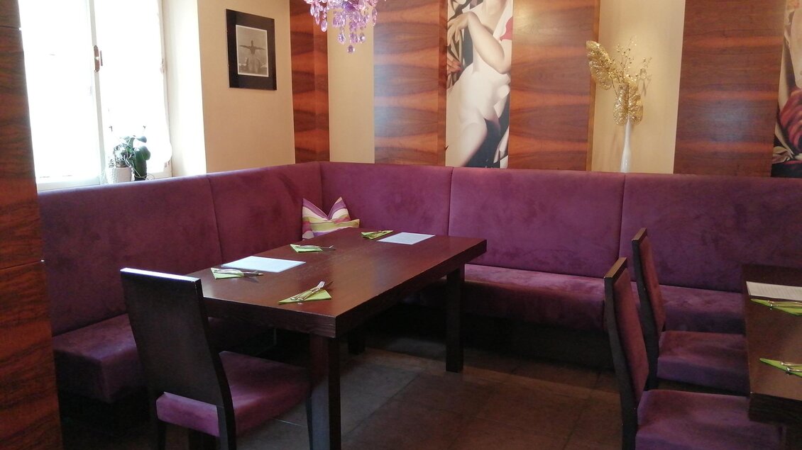 Plotzhirsch_Sitzmöglichkeit 2_Oststeiermark | © Plotzhirsch Restaurant Weiz