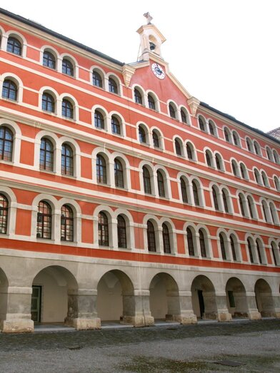 Barocker Innenhof des Priesterseminars Graz | © Graz Tourismus-Harry Schiffer | © Graz Tourismus-Harry Schiffer