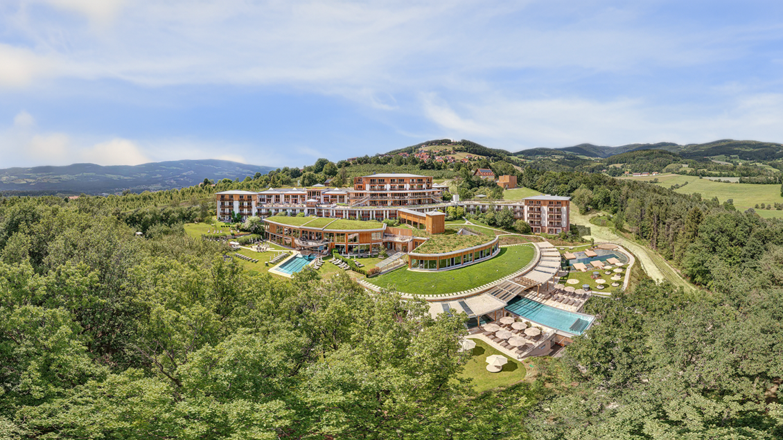 Retter Bio- Restuarant_Luftaufnahme_Oststeiermark | © Seven Posch, RETTER Bio-Natur-Resort