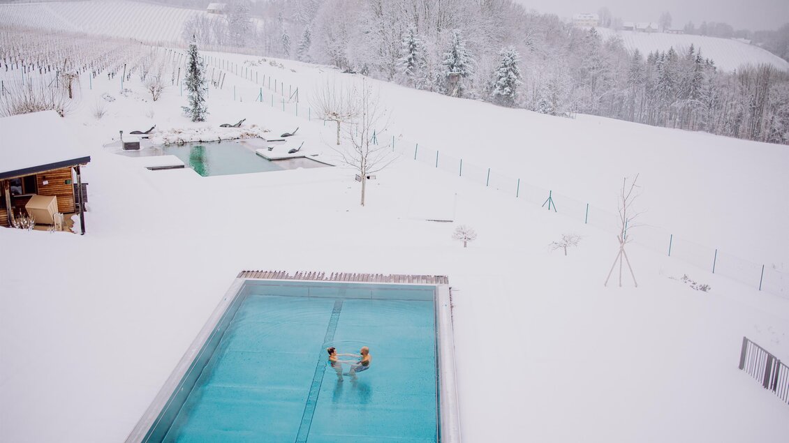 Beheizter Außenpool im Ratscher Landhaus | © Karin Bergmann