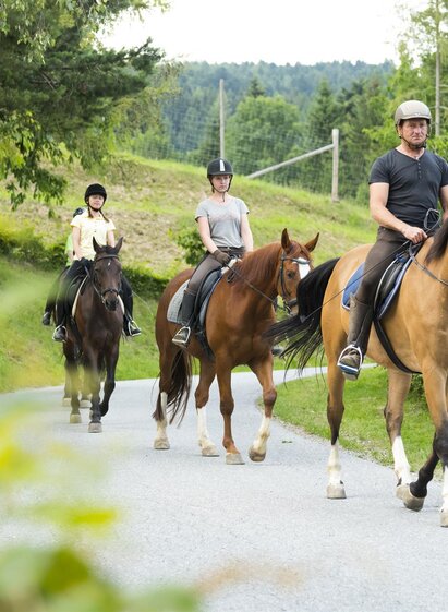 Reiten beim Hotel Muhr_Reiter_Oststeiermark | Helmut Schweighofer | © Hotel Muhr
