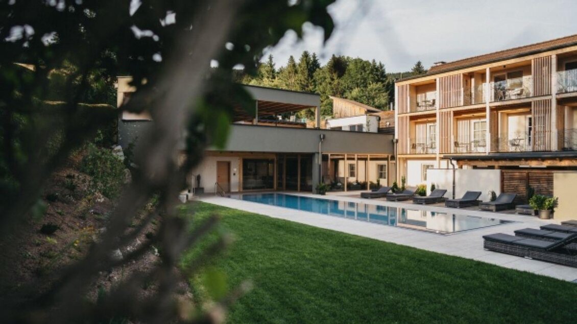 Restaurant Hotel Muhr_Außenansicht_Oststeiermark | © Sbg Nachrichten