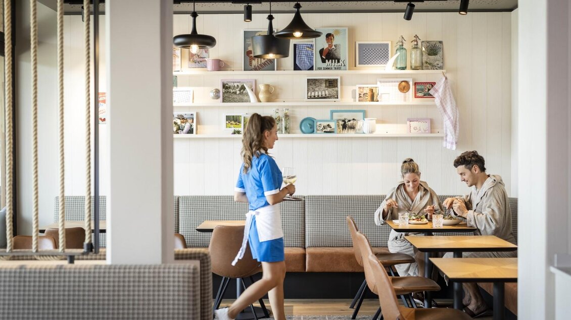 Hier sieht man die Milchbar vom Almwellness Hotel Pierer.  | © Almwellness Hotel Pierer