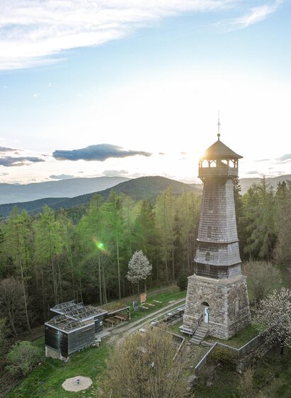 Ringwarte Hartberg_Luftaufnahme_Oststeiermark | RKP Marketing | © Oststeiermark Tourismus