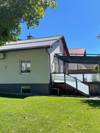 Dorfplatzl_mit Terrasse_Oststeiermark | © Tourismusverband Oststeiermark