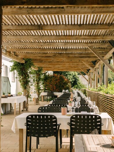 Terrasse mit Ausblick | © SAZIANI Restaurant & Hotel