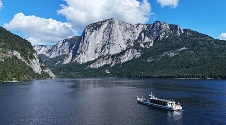 Schifffahrt, Altaussee, Solarschiff mit Trisselwan | © Altaussee Schifffahrt | Altaussee Schifffahrt | © Altaussee Schifffahrt