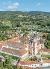 Pöllau castle and parish church_Eastern Styria | © Helmut Schweighofer | © Helmut Schweighofer