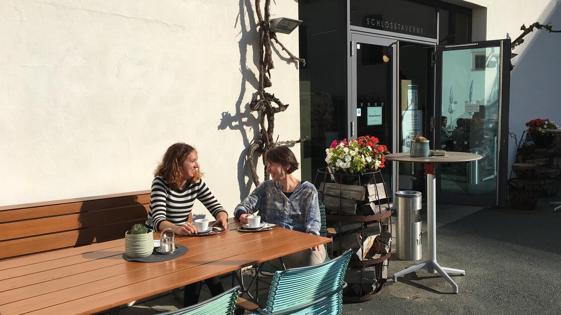 Sitzbereich Outdoor Schlosstaverne | © Schloss Taverne Seggau