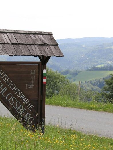 Aussichtswarte Schlossberg | © Ulrike Elsneg | Schlossbergwarte am Montikogel