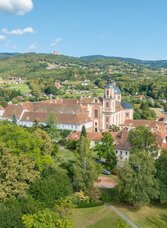 Castle Park Pöllau_view to Church_Eastern Styria | © Helmut Schweighofer | © Helmut Schweighofer
