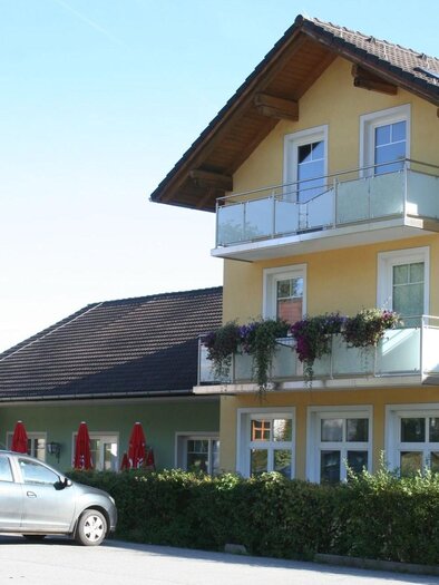 zu sehen ist die Vorderansicht vom Schnitzelwirt Reithofer. | © Hammerl