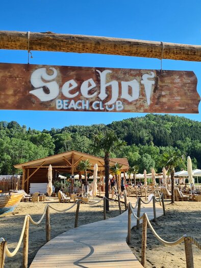 Seehof Beachclub_Entrance_Eastern Styria | © Christine Schwetz