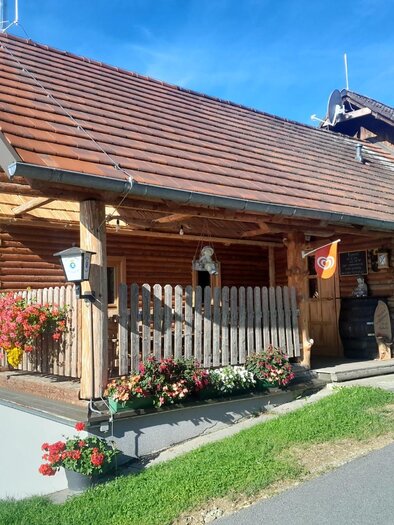 Sonnleit hut_exterior view_Eastern Styria | © Johann Hipfl