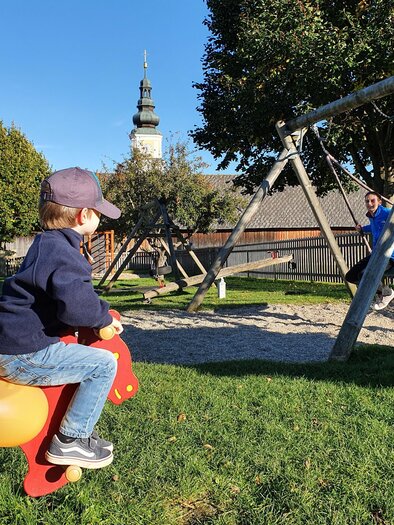 Spielplatz Wenigzell_Schaukel_Oststeiermark | © Gemeinde Wenigzell