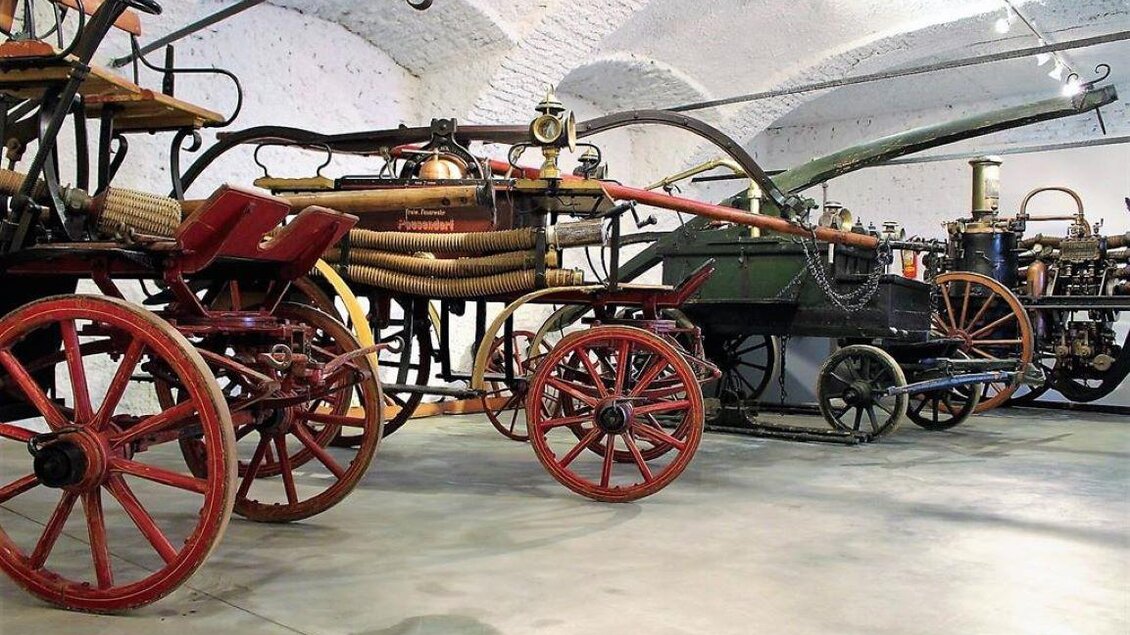 fahrzeughalle steirisches feuerwehrmuseum kunst  k | © Feuerwehrmuseum