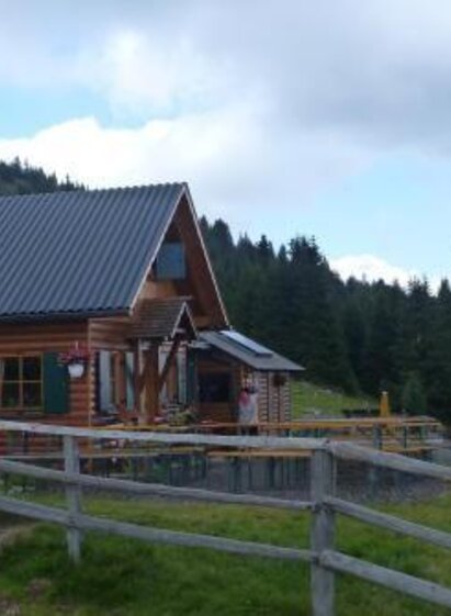 Stoanahütte-Außenansicht-Murtal-Steiermark | Stoanahütte | © Stoanahütte