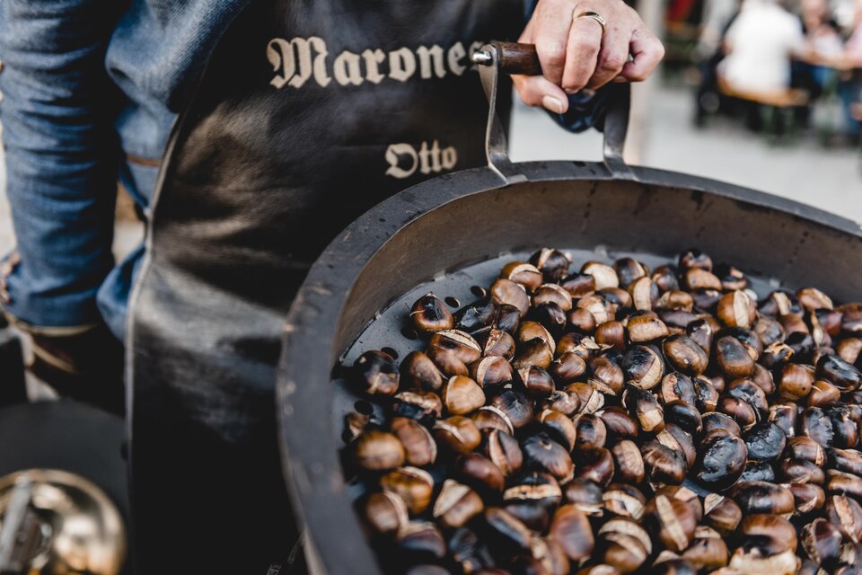 Sturm und Kastanienstand: Buschenschank Schulter - Impression #1 | © Michaela Lorber