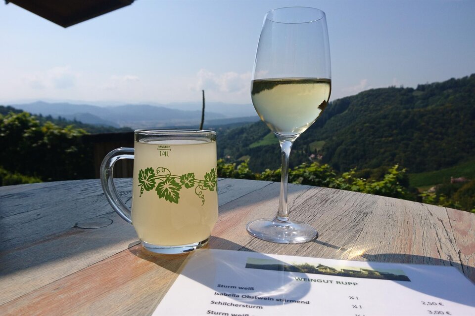 Sturm und Kastanienstand: Weingut Rupp - Impression #1 | © Weingut Rupp