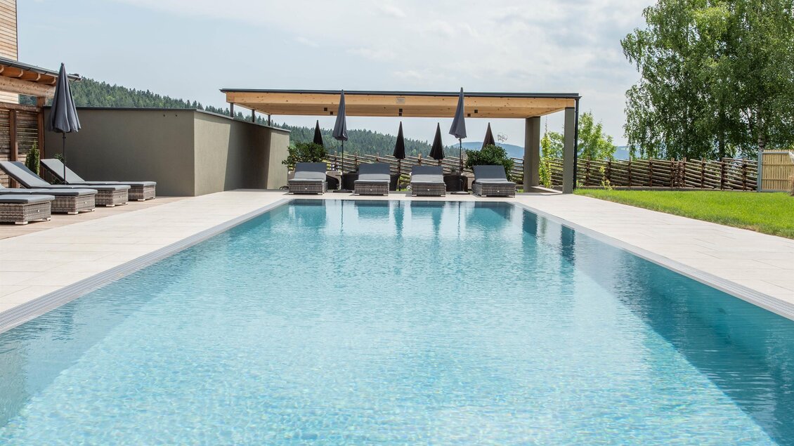Aussenpool_Hotel Muhr_Oststeiermark | © Helmut Schweighofer