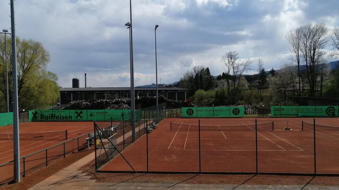 POSS Freizeithalle_Tennisplatz I_Oststeiermark | © POSS Freizeithalle