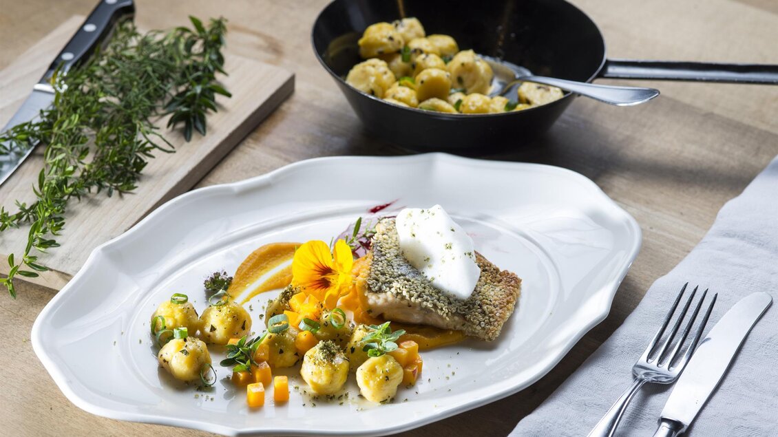 Kuinarischer Genuss im Wirthaus Gallbrunner- Fischgericht. | © Tourismusverband Oststeiermark