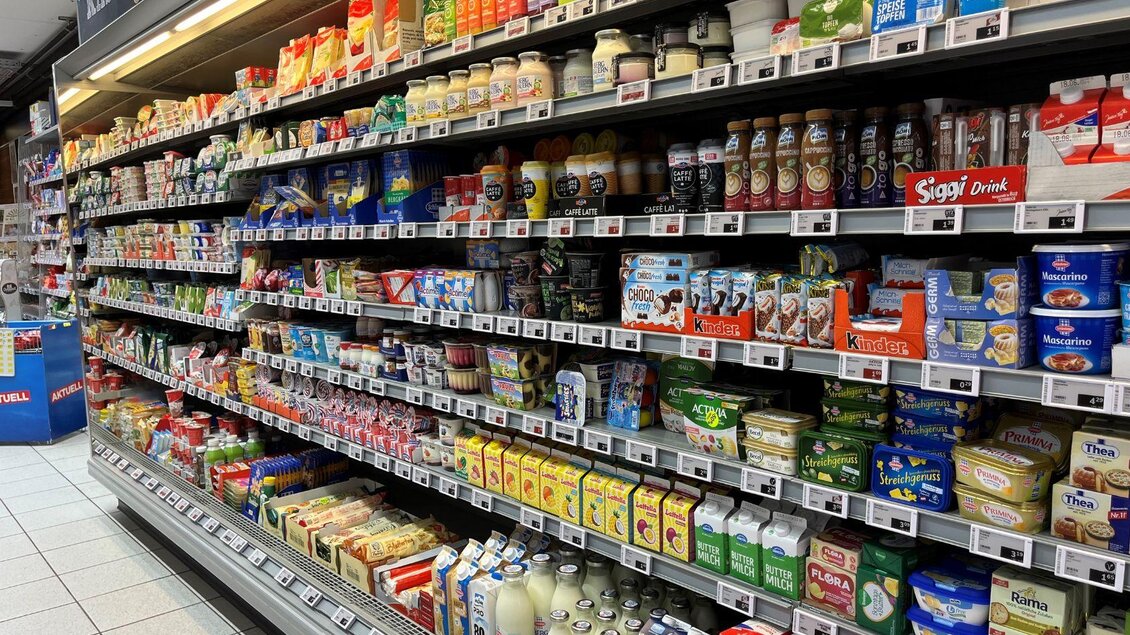 Unimarkt, Grundlsee, Kühlabteilung | © Sophie Eggenreitter