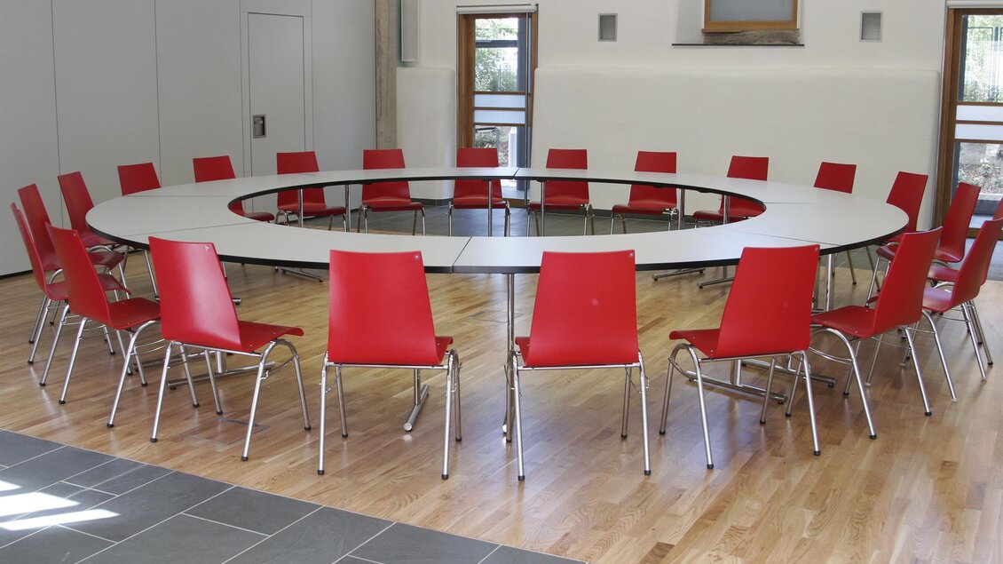 Tische Sessel | © CDM