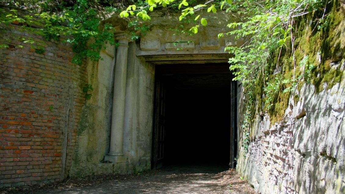 Eingang zur Römerhöhle | © Stefan Matic