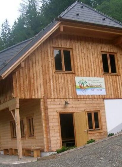 Waldschule-Außenansicht-Murtal-Steiermark | Waldschule Knittelfeld | © Waldschule Knittelfeld