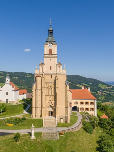 Pilgrimage Church Pöllauberg_aerial view_Eastern Styria | © Tourismusverband Oststeiermark/Helmut Schweighofer | Helmut Schweighofer | © Tourismusverband Oststeiermark/Helmut Schweighofer