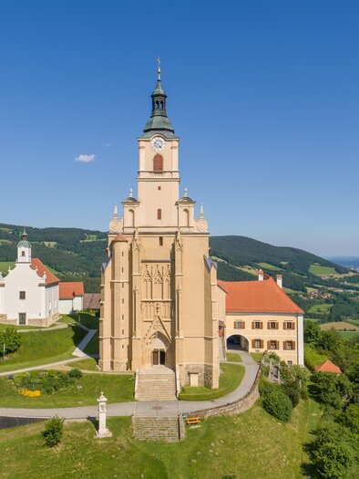 Pilgrimage Church Pöllauberg_aerial view_Eastern Styria | © Tourismusverband Oststeiermark/Helmut Schweighofer