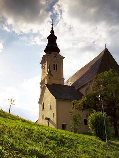 St. Erhard's Church_Outside_Bergmann | © Tourismusverband Oststeiermark