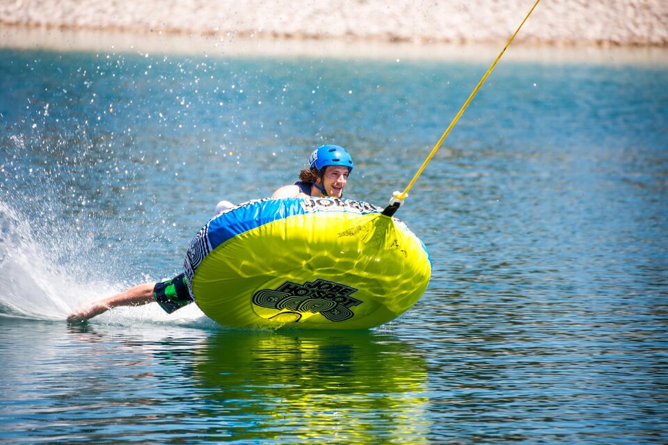 Wasserspaß: Fliegender Teppich & Walking Waterballs - Impression #1 | © www.mariazell.blog | Fred Lindmoser