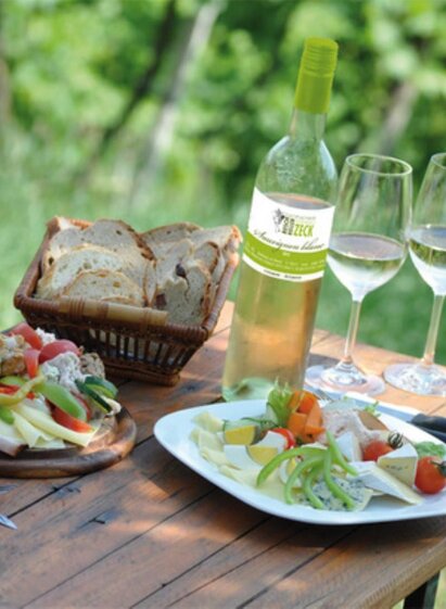 Weinbau Buschenschank Zeck Reschkeller | © Weinbau Zeck / BS Reschkeller | Weinbau Zeck / BS Reschkeller | © Weinbau Zeck / BS Reschkeller