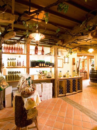 Unser Verkaufsraum im Buschenschank | © Weingut Lazarus