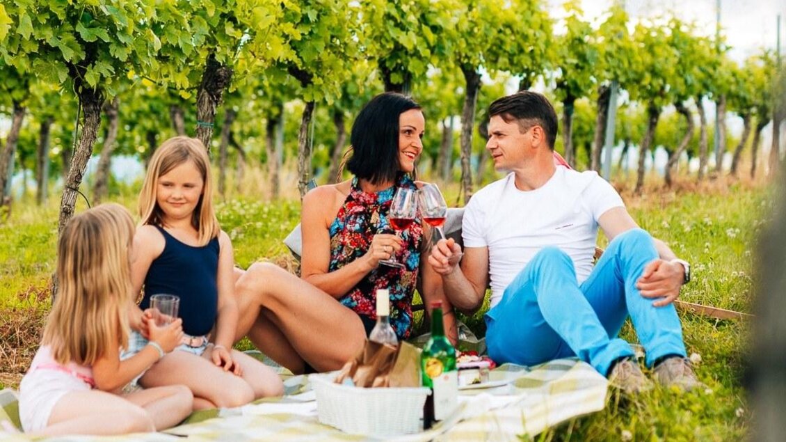 Outdoor Buschenschank | © Weingut Wiedersilli