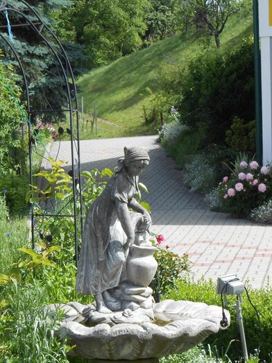 Hofbrunnen | © Familie Oswald | Weingut Oswald vlg. Spitzlgodi | Familie Oswald | © Familie Oswald | Weingut Oswald vlg. Spitzlgodi