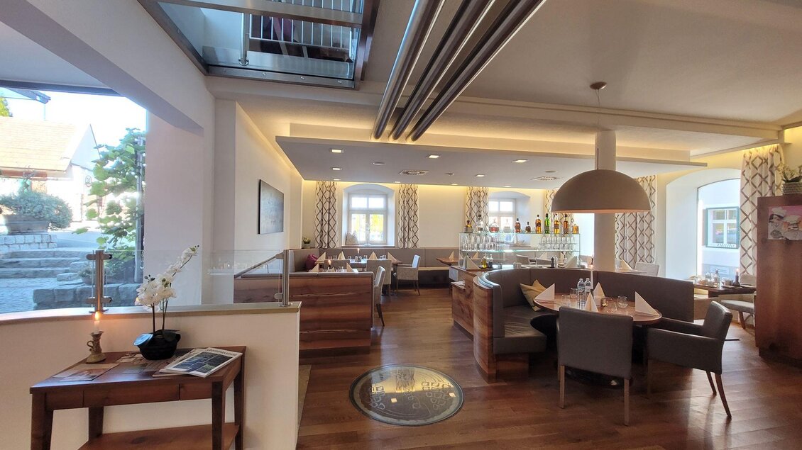 Wunderschöner Essbereich mit Blick nach außen | © TV Südsteiermark - Irene Löschnig