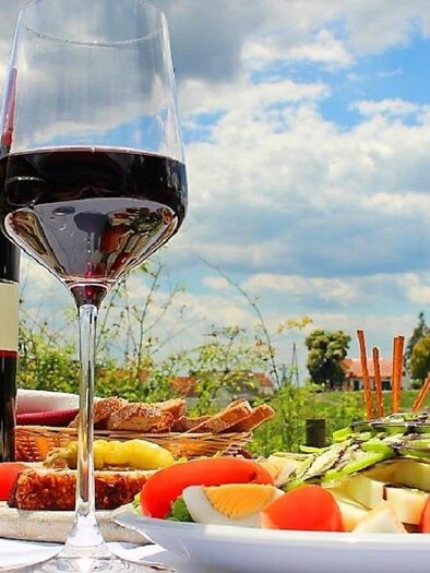 Schantl_table_Eastern Styria | © Buschenschank Schantl