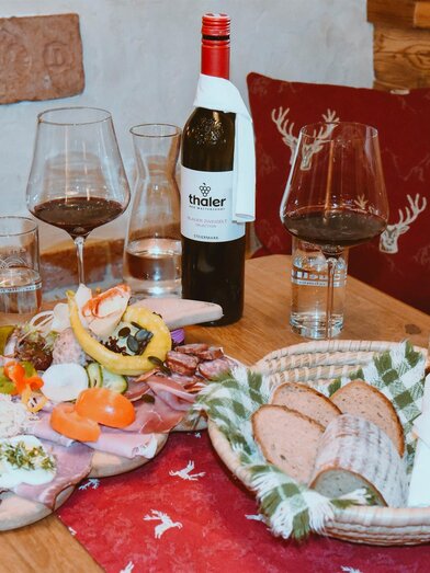 tables | © Thaler Wolfgang | Weinhof-Buschenschank Thaler | © Thaler Wolfgang