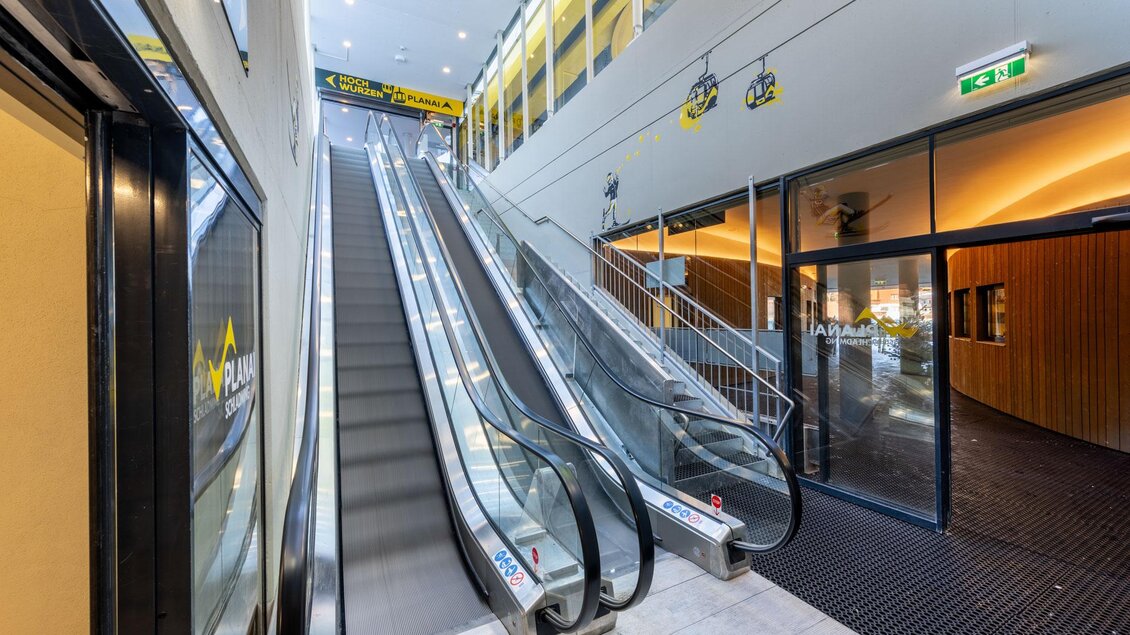 Rolltreppen Auf- &amp; Abgang Wintersportzentrum W | © Harald Steiner