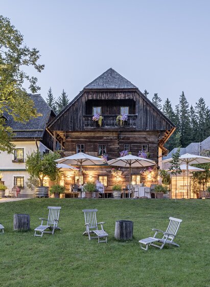 Wirtshaus front | Hertha Hurnaus | © Herta Hurnaus