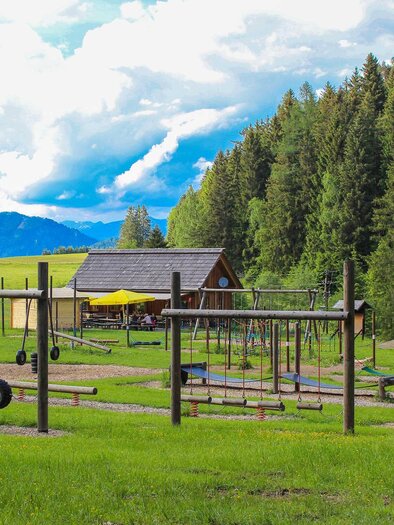 ZeckiLand - Spielplatz mit Motorikelementen | © Zecki's Hütte