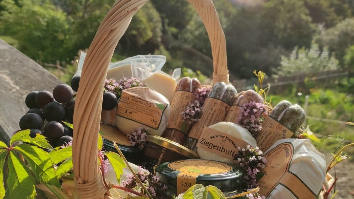 ZiegenkäsereiGrabenhofer_Produktkorb_Oststeiermark | © Ziegenkäserei Grabenhofer