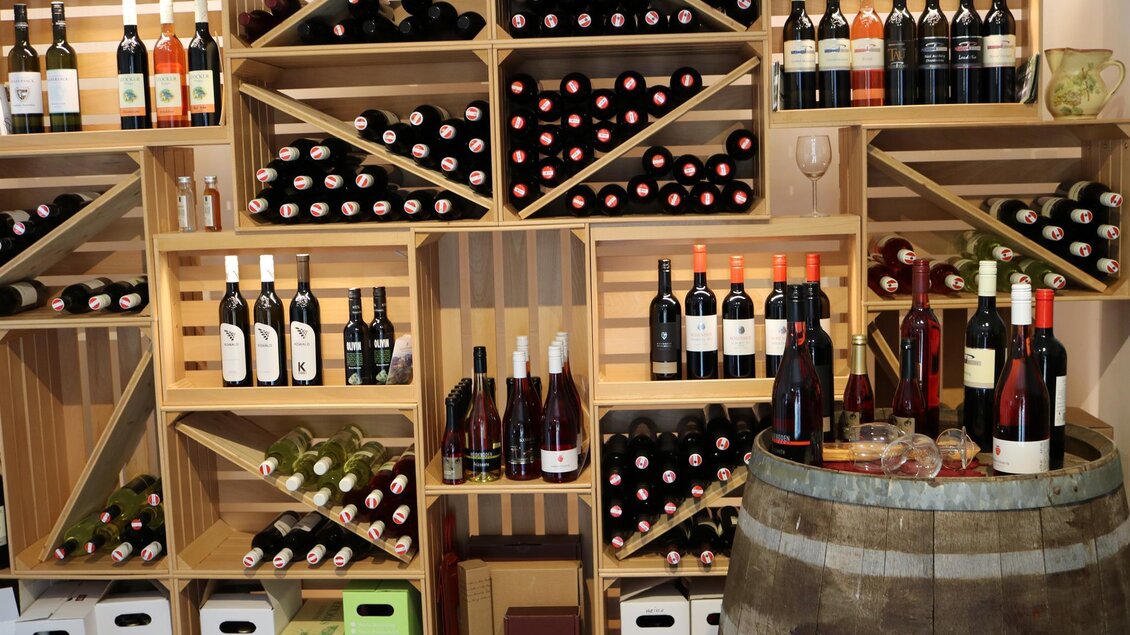 Weinsortiment Vinothek | © Altstadt Bauernladen