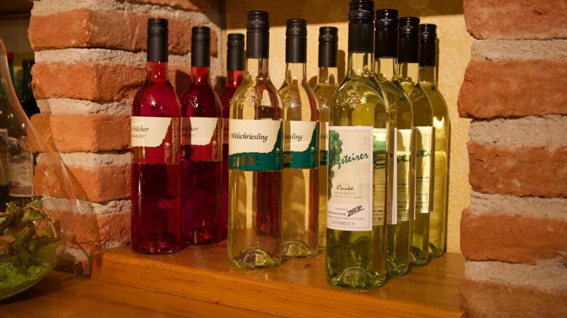 Buschenschank Zach_Erlesene Weine | © Rainer M. Fürstaller