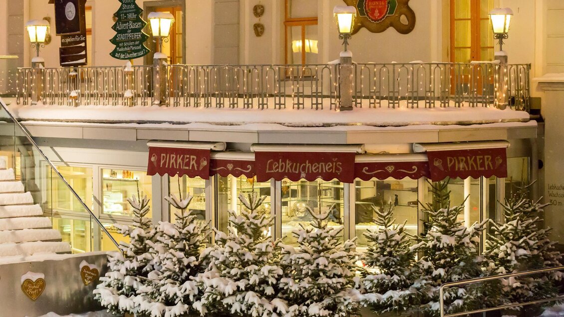 Pirker-Eck mit Lebkuchen-Eis und warmen Lebkuchen | © Pirker GmbH Mariazell