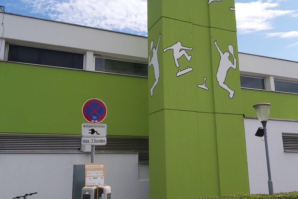 E-bike charging station at the Feldbach indoor pool - Impression #1 | © Tourismusverband Feldbach